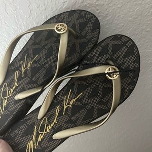 MICHAEL KORS SANDALS
